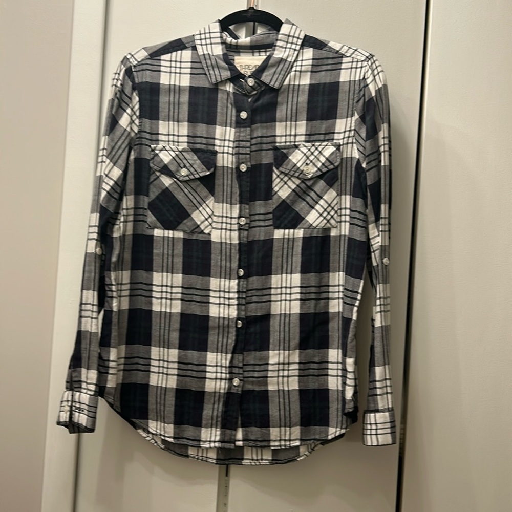 Thread & Supply plaid long sleeve button down shirt. Size Small